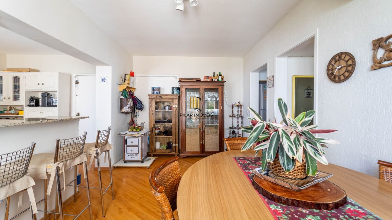 Apartamento com 2 dormitórios e 1 vaga de garagem no Bairro Santana