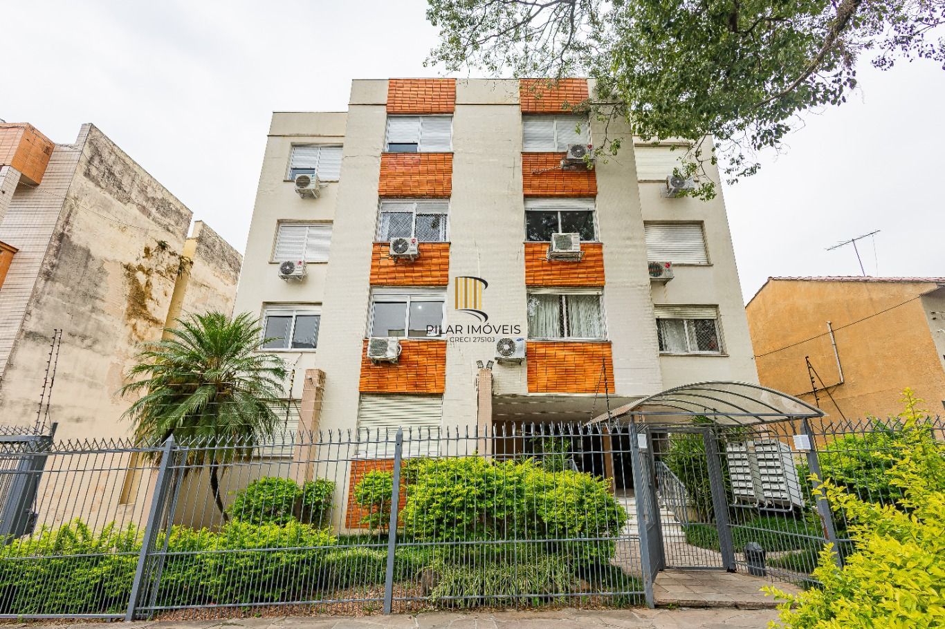 Apartamento à venda com 3 quartos 105m² no Bairro Petrópolis