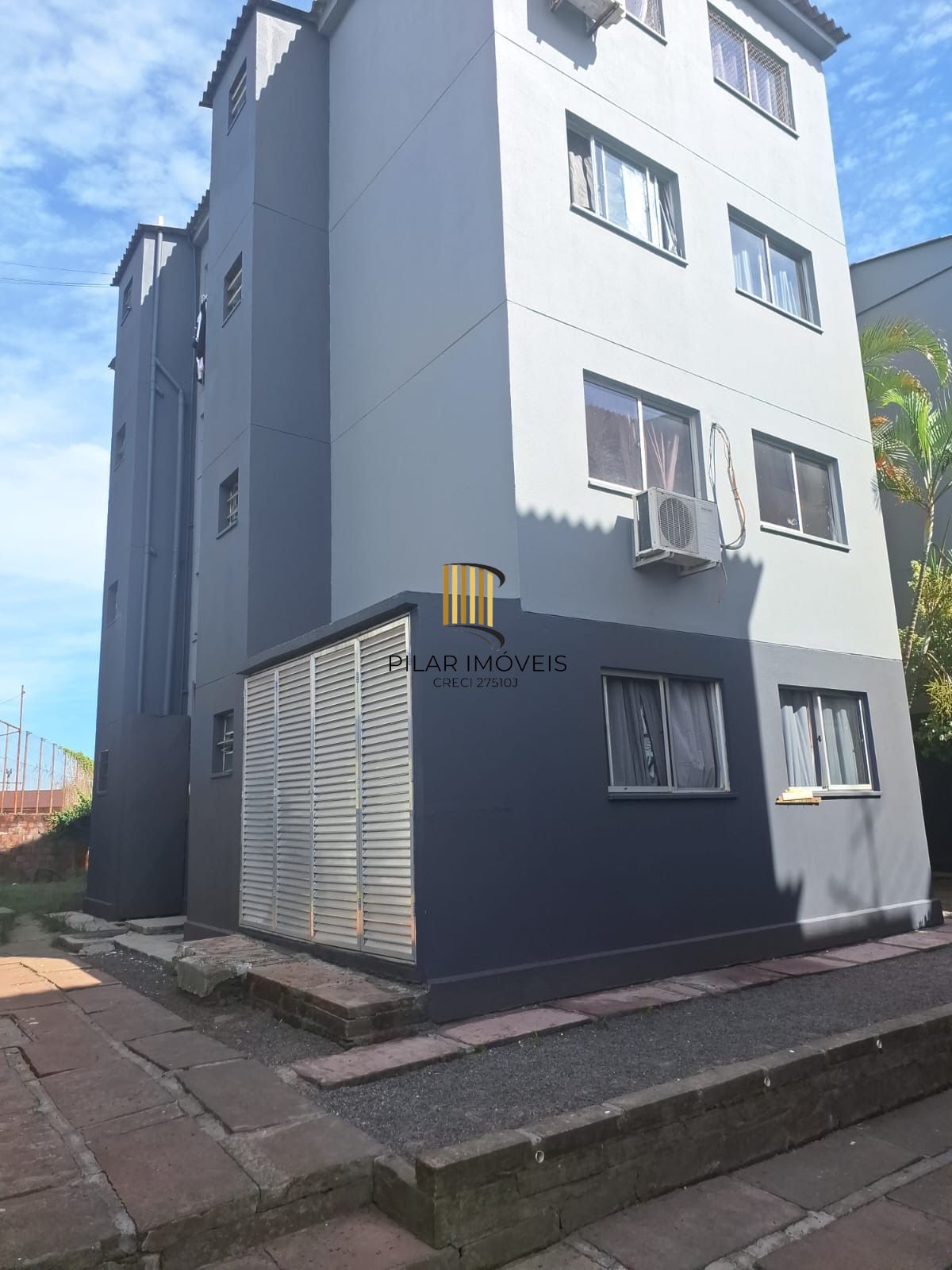 Apartamento 2 dormitórios 1 vaga de garagem no Bairro Maria Regina Alvorada