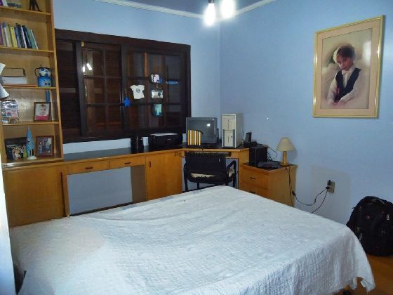 Casa com 3 quartos, 3 banheiros, churrasqueira no bairro Jardim São Pedro.
