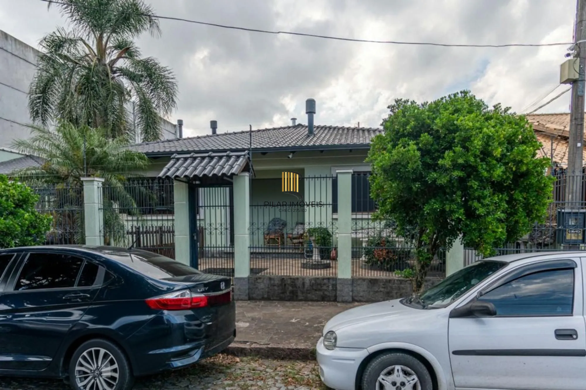 Casa com 4 quartos,1 Suite, 2 vagas e 450m² à venda em Sarandi.