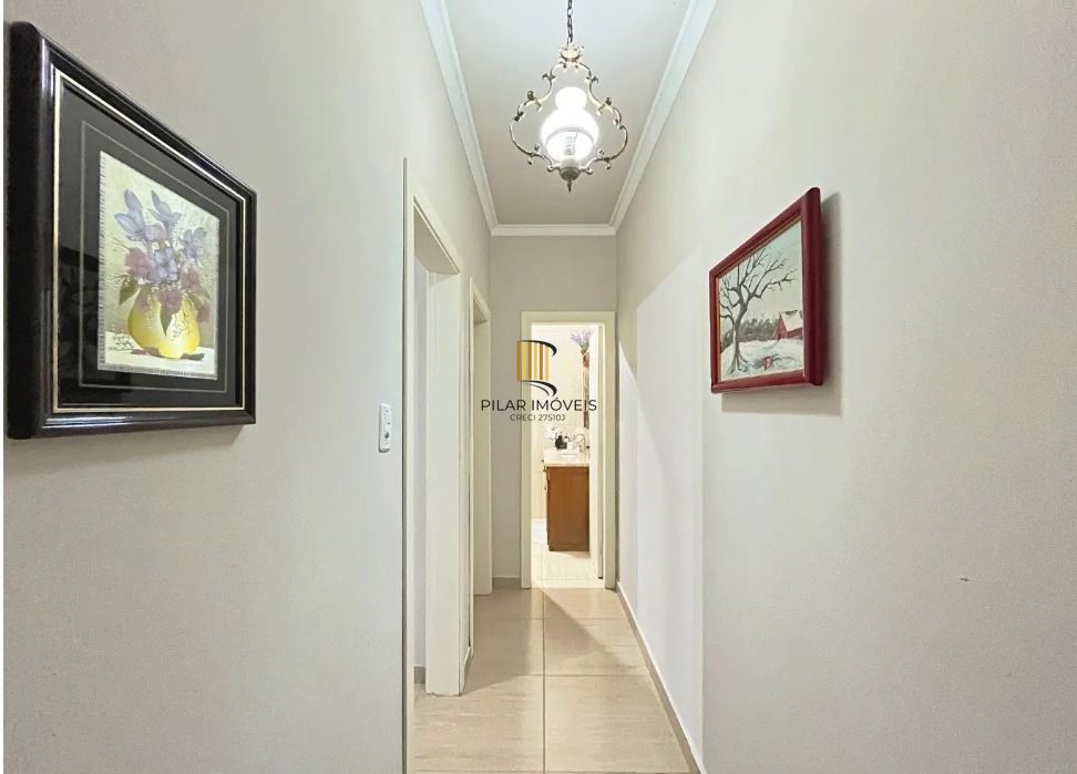 Apartamento térreo com 2 dormitórios no Bairro Menino Deus