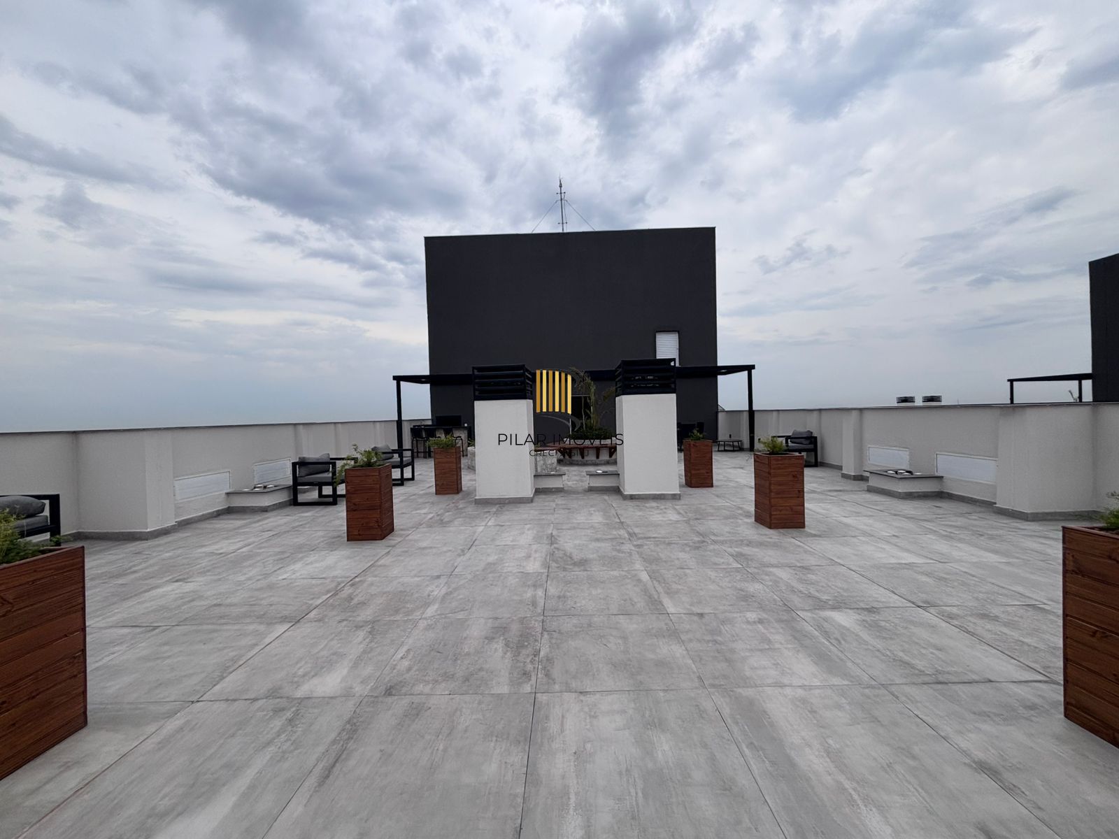 Apartamento de 2 quartos, suíte, elevador e 1vaga no bairro Jardim Sabará