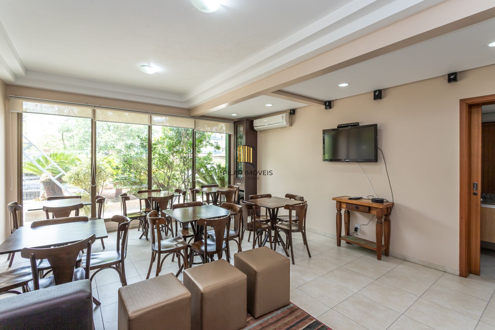 Apartamento de 97m², 2 dormitórios,1suíte, 3 vagas de garagem na rua Guararapes