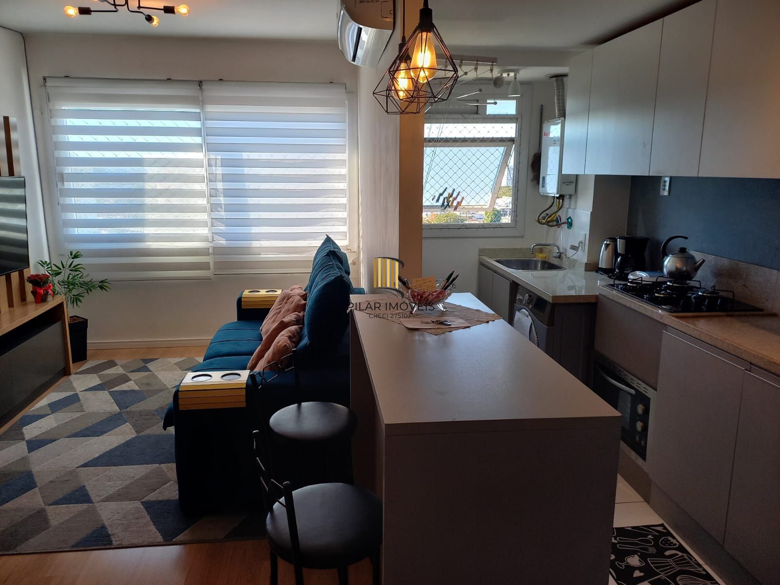 Apartamento de 2 dormitórios , 1 vaga coberta no bairro São Sebastião