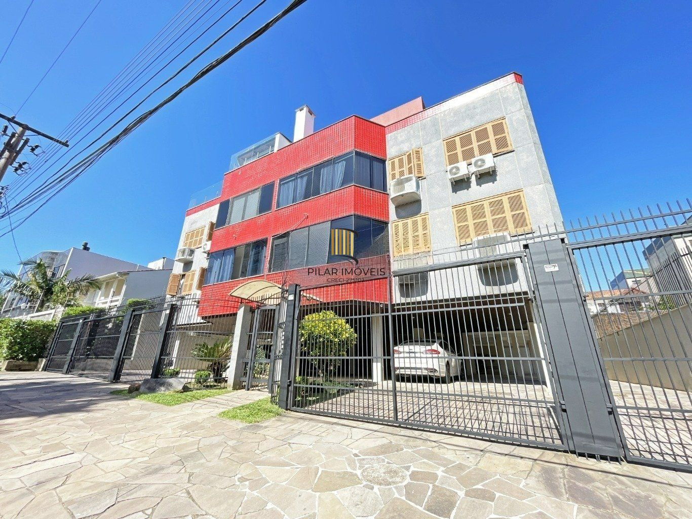 Cobertura de 2 quartos, suíte, 2 vagas no bairro Jardim Planalto.