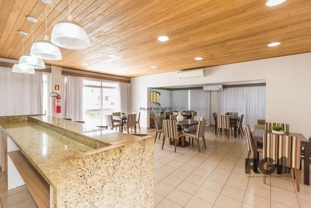 Apartamento Térreo com 3 quartos, vaga, piscina e elevador no bairro Humaitá.