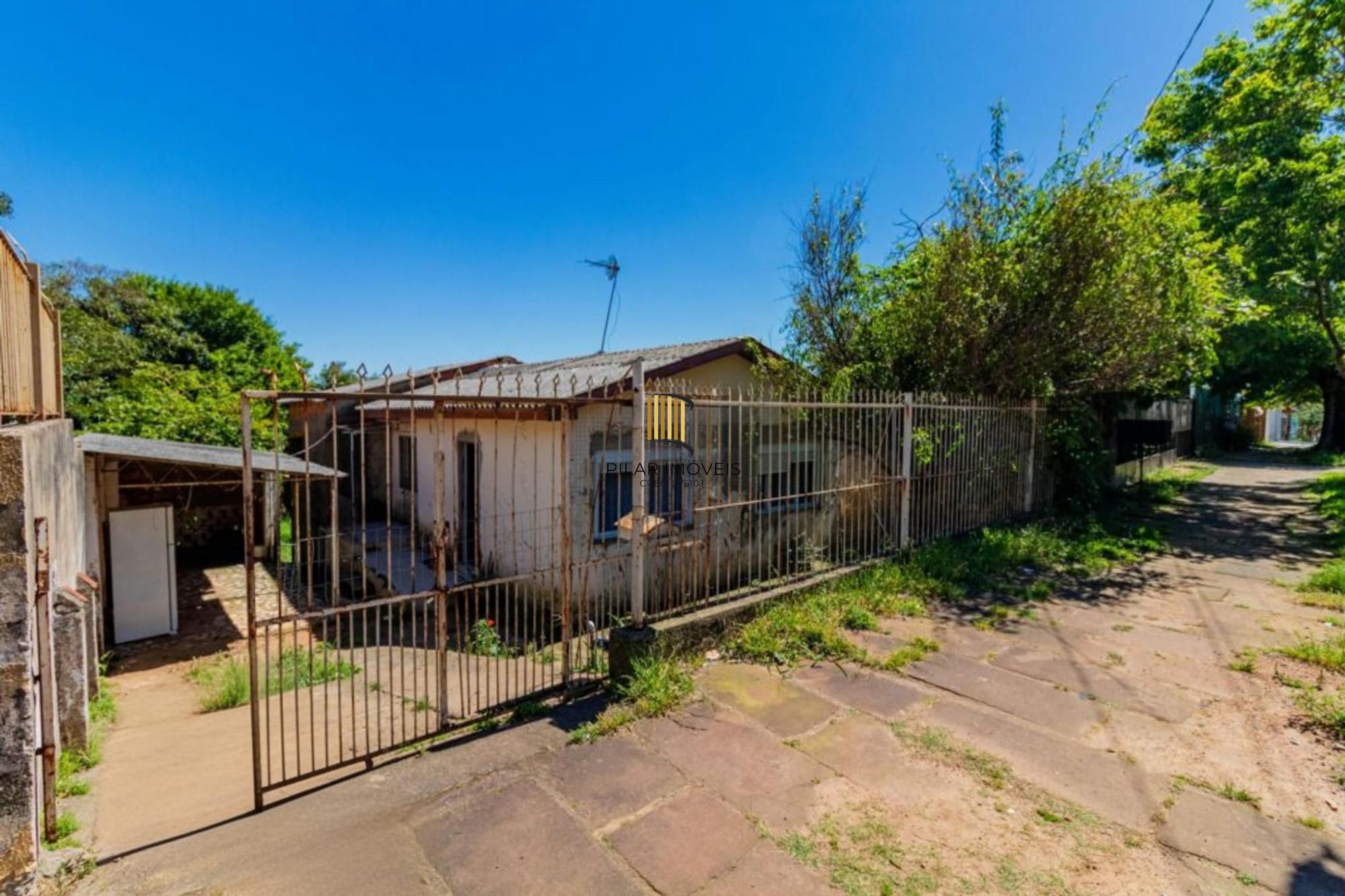 Casa de 3 quartos, 2 vagas no bairro Morro Santana