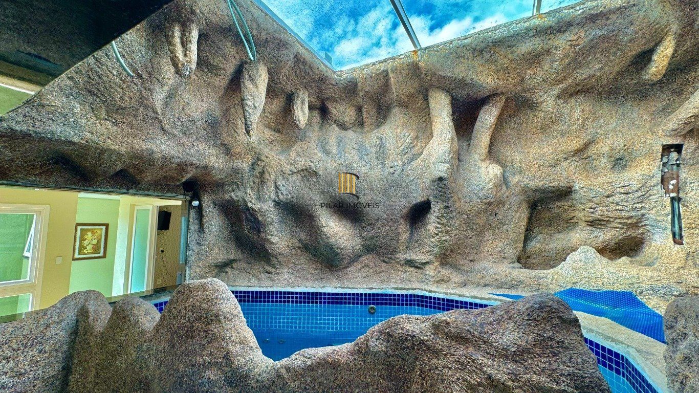 Casa com 4 Quartos e 4 banheiros, 600 m² por R$ 3.790.000 no Jardim Lindóia.