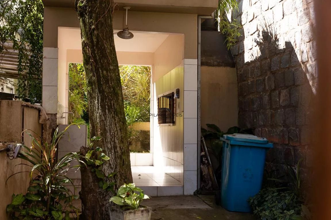 Apartamento com 3 quartos e 1 vaga à venda em Rio Branco, Porto Alegre.