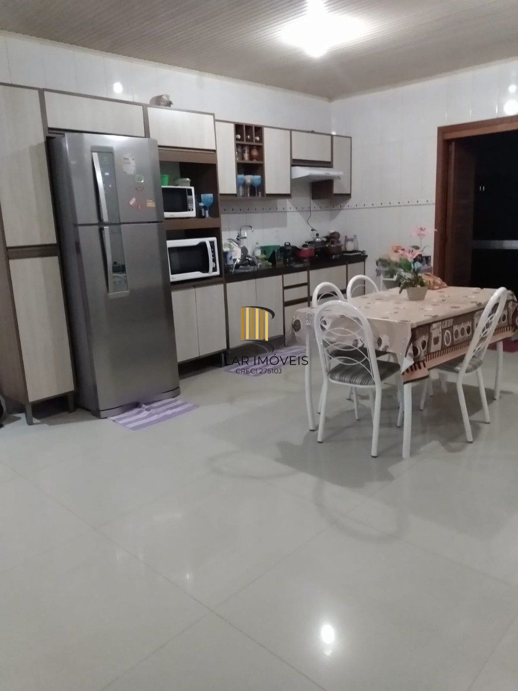 Casa com 3 dormitórios e 3 vagas de garagem em  Cachoeirinha.