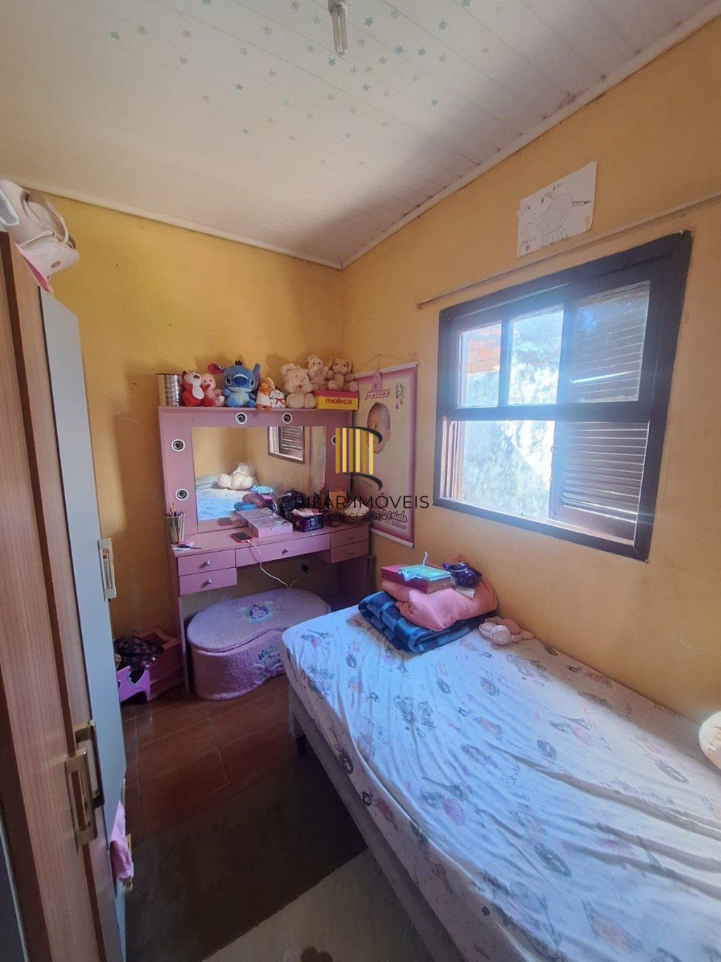 Casa de 2 dormitórios e 2 vagas de garagem em Canoas.