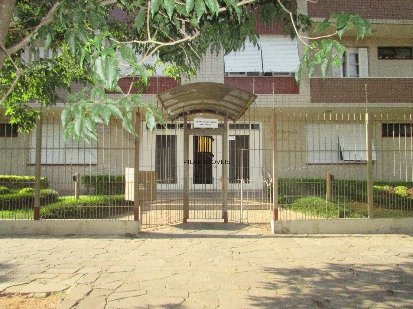 Apartamento à venda com 3 dormitórios 94 m² no bairro Menino Deus