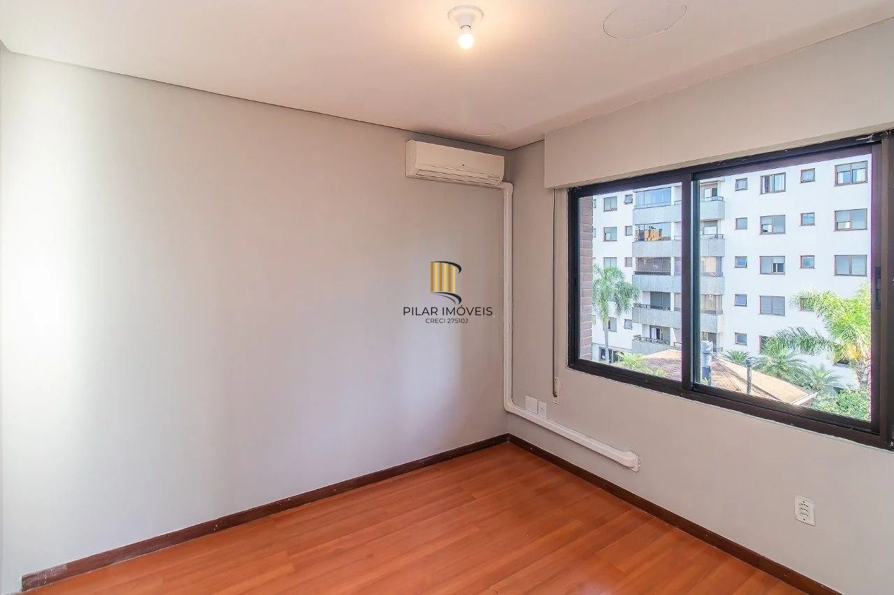 Cobertura de 3 quartos com piscina e 2 vagas no Bairro Mont Serrat.