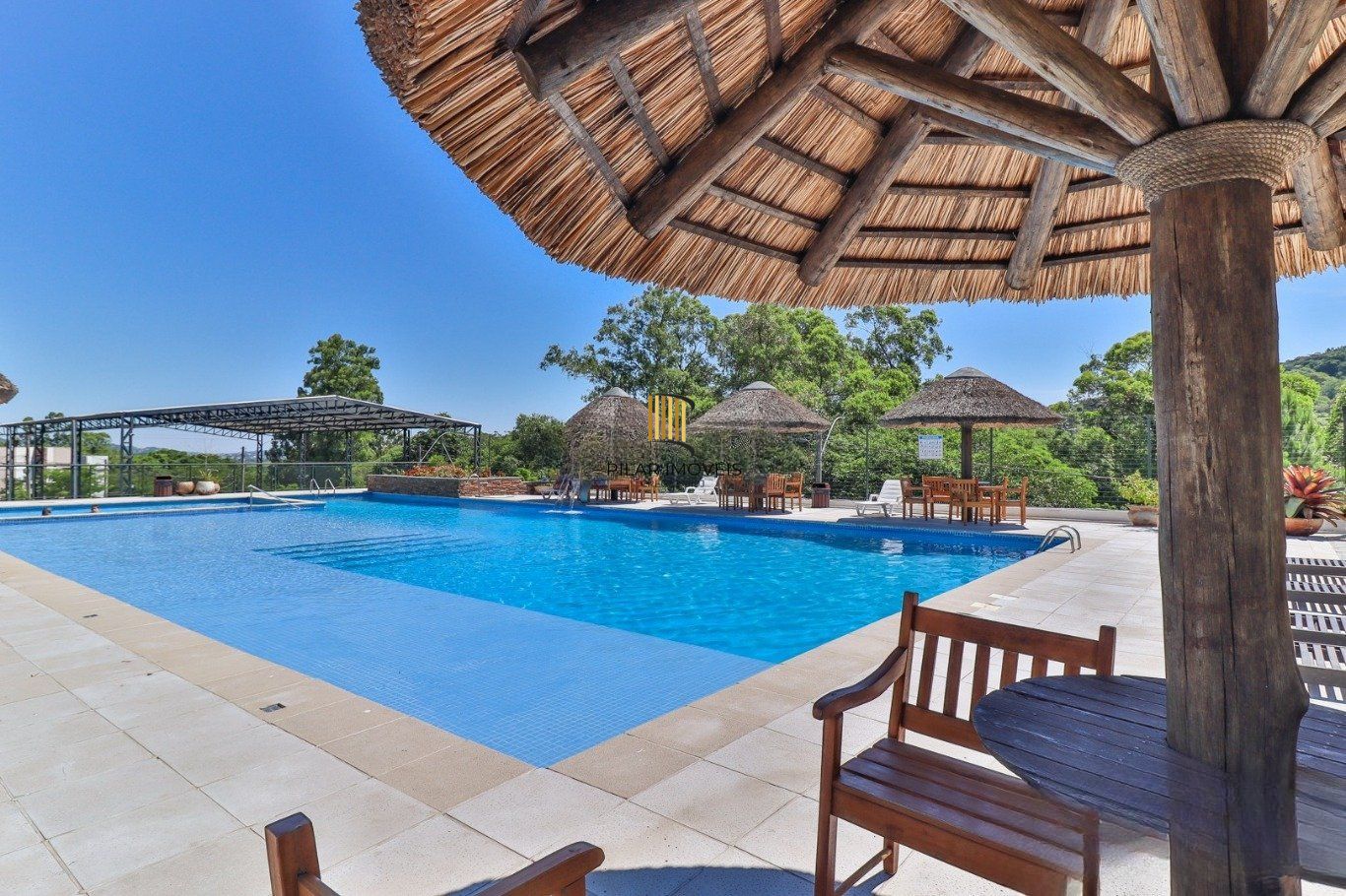 Casa em Condomínio com 3 Dormitórios e Energia Solar na Lomba do Pinheiro