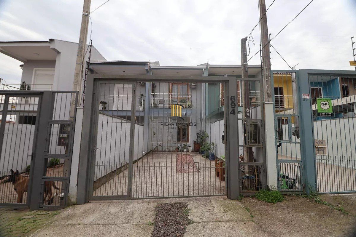 Casa de 2 quartos e 2 vagas de garagem no bairro São José Canoas.