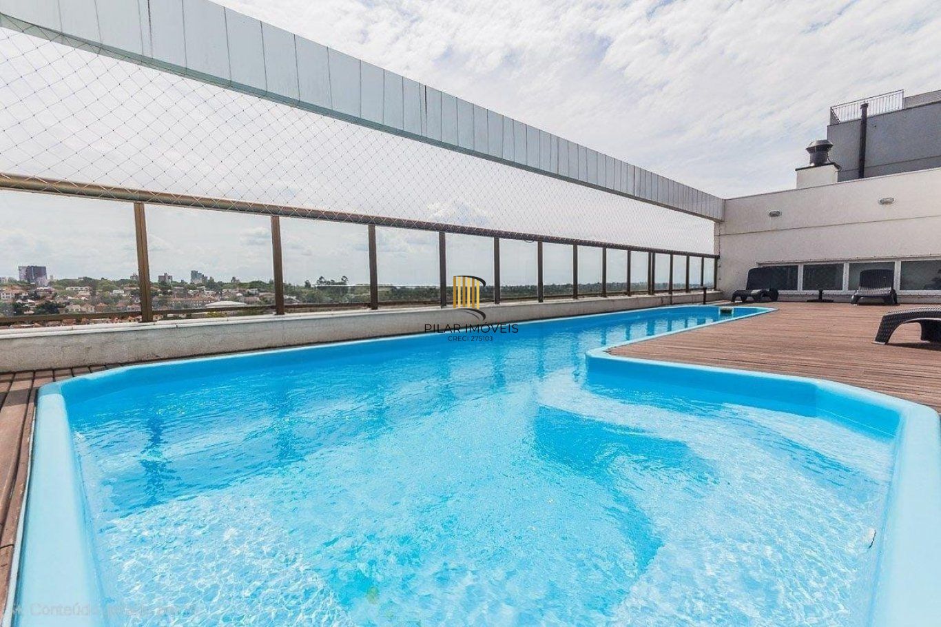 Apartamento 2 Dormitórios, Suíte, 2 vagas e elevador no Passo da Areia