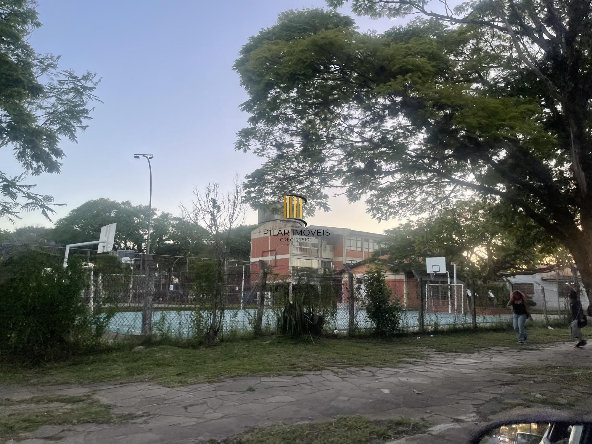 Casa 3 dormitórios e 2 vagas, 154m2 Bairro Santa Maria Goreti,  Porto Alegre