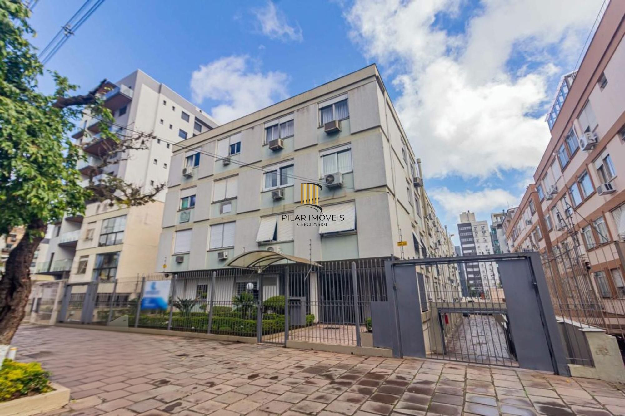 Apartamento 3 quartos, 1 suíte, 2 vagas no Petrópolis.