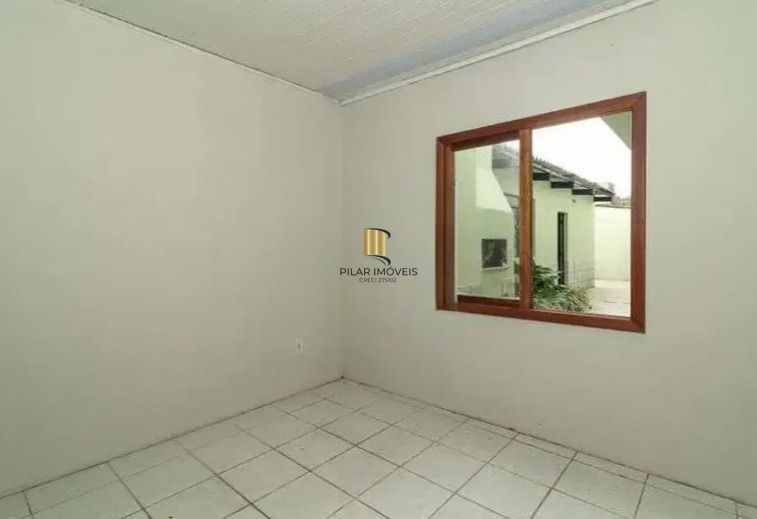 Casa de 3 quartos, 2 banheiros, 2 vagas no bairro Jardim Leopoldina