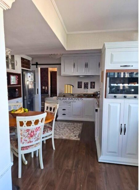 Apartamento com 3 quartos e 283m² à venda em Independência, Porto Alegre.