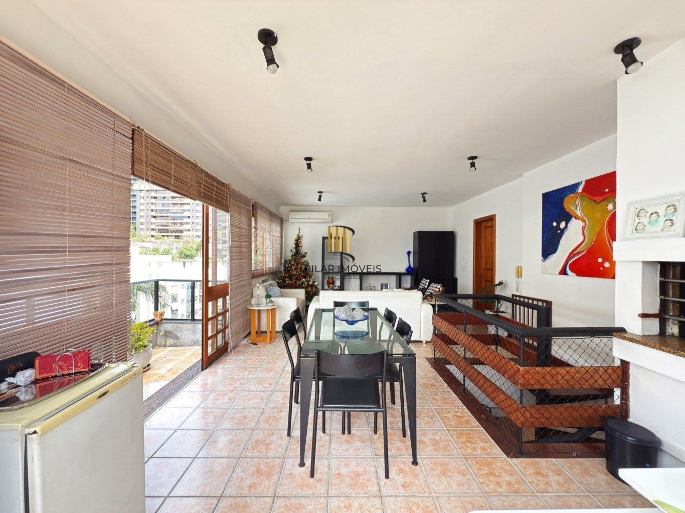 Cobertura de 3 quartos,suíte,elevador,2 vagas no bairro Mont Serrat