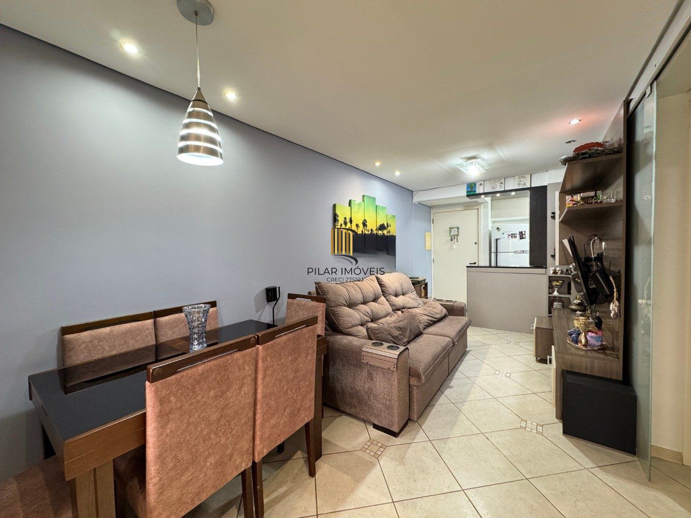 Apartamento com 2 quartos, 1 vaga e elevador no bairro Sarandi