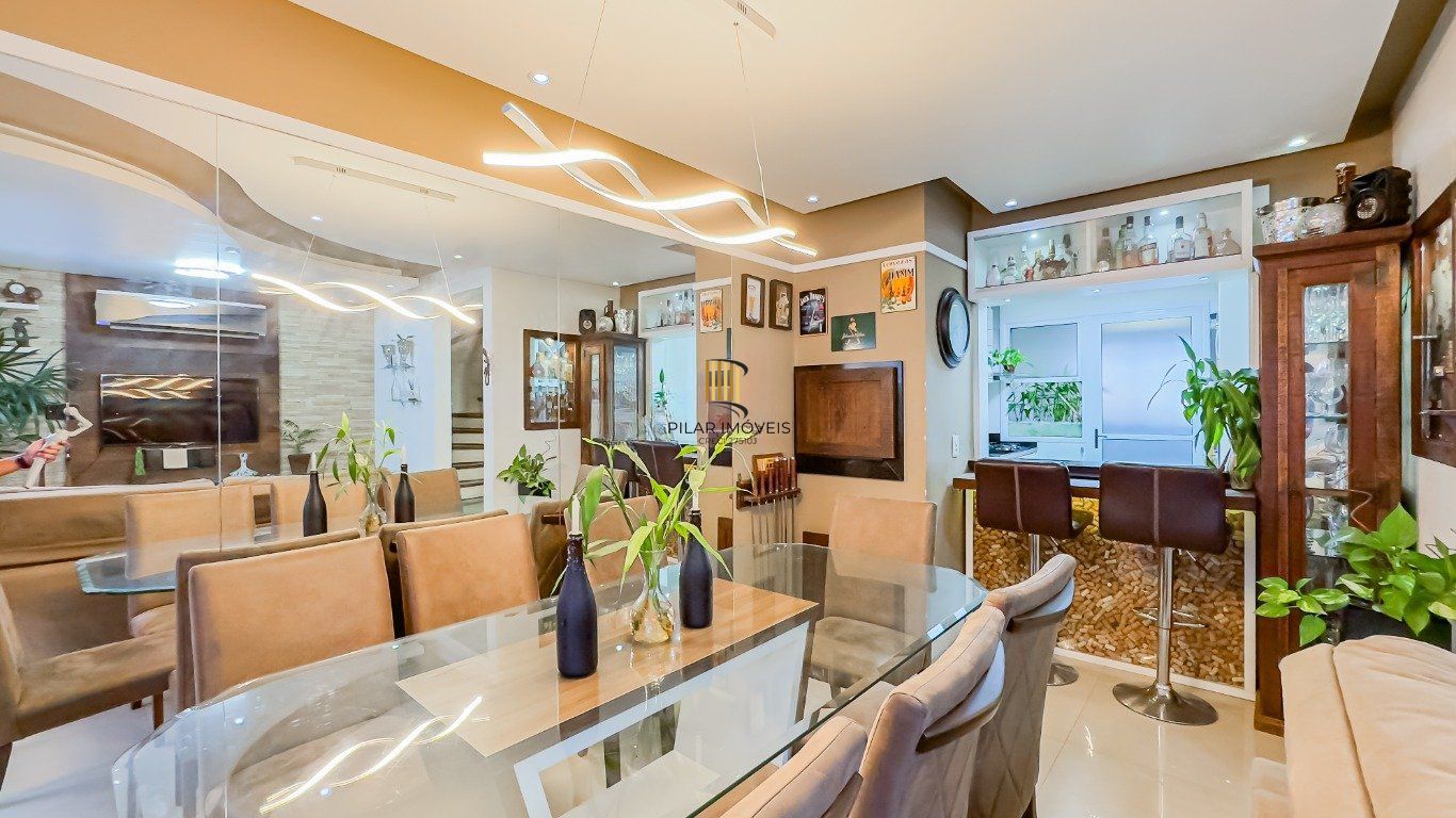 Casa com 4 quartos e 2 vagas em condomínio fechado no Bairro Ecoville.