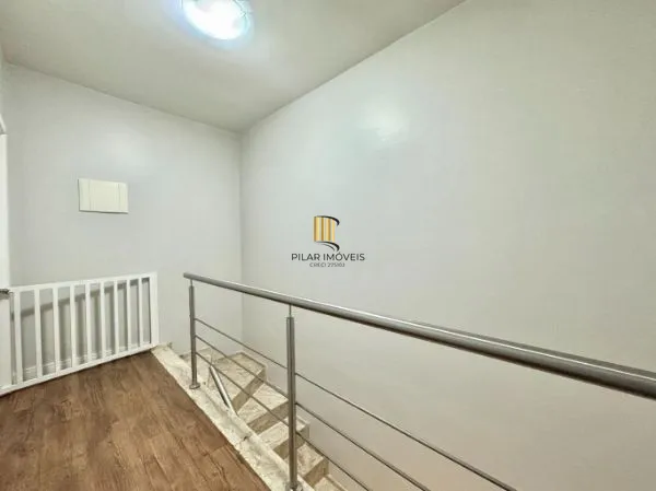 Casa em condomínio com 3 quartos e 2 vagas de garagem em Canoas.