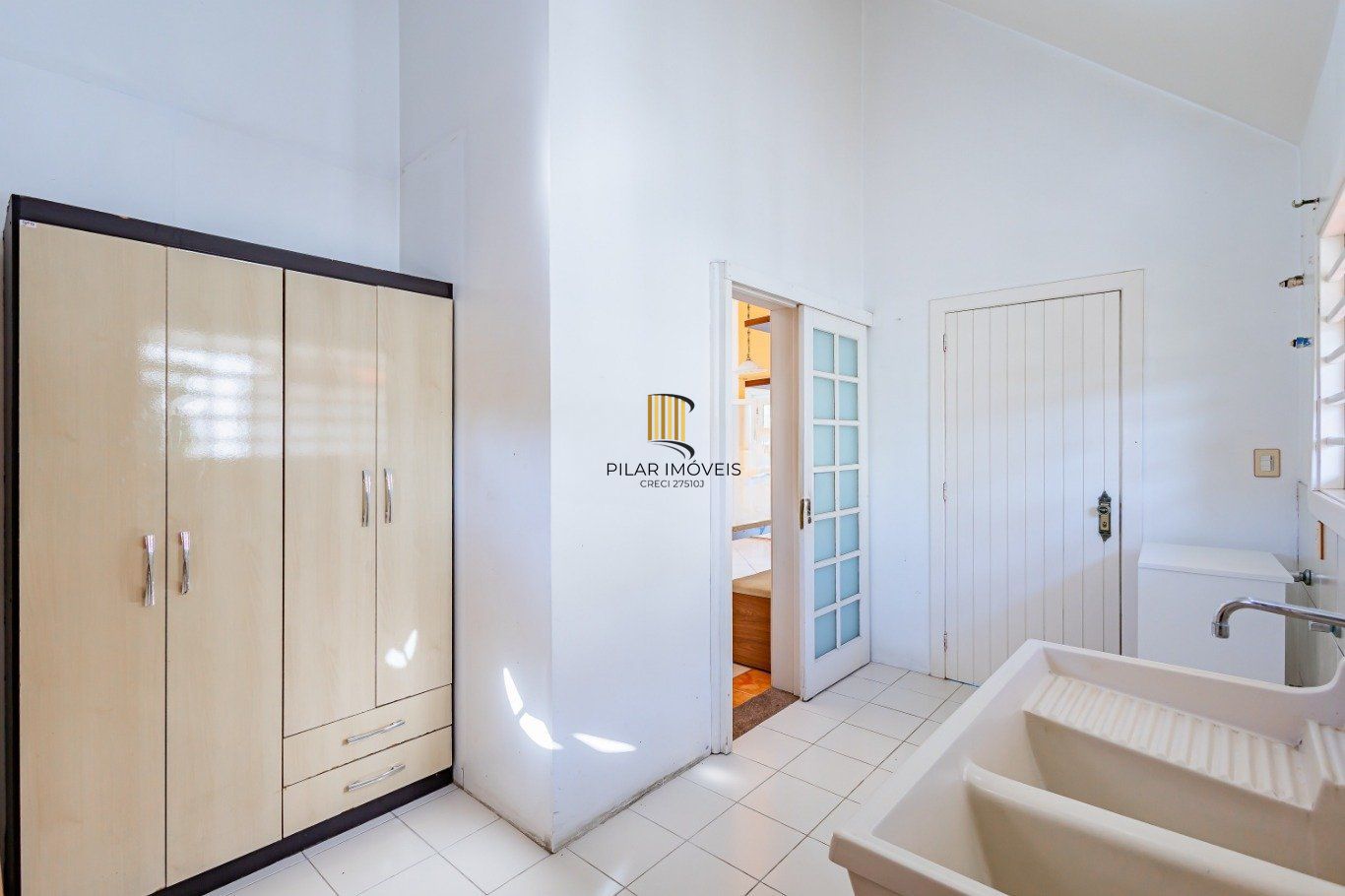 Casa com 3 dormitórios, 2 vagas de garagem no bairro Marechal Rondon em Canoas.