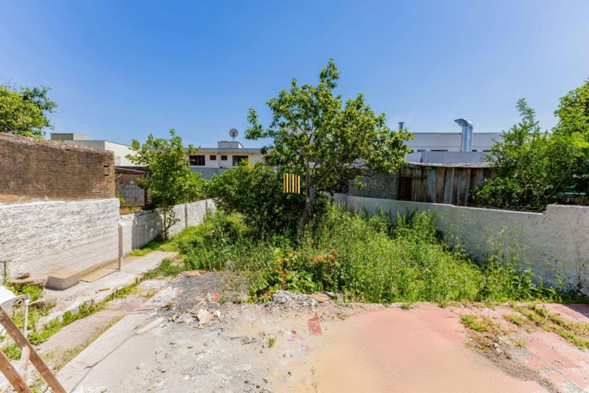 Casa com 3 Quartos e 2 vagas no Bairro Morro Santana