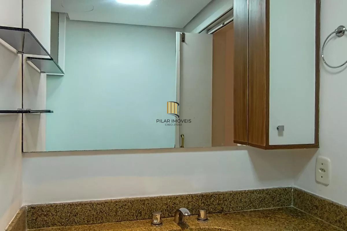 Apartamento com 3 Dormitórios, elevador vaga e 2 Sacadas no Menino Deus