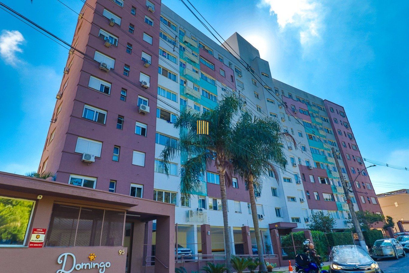 Apartamento de 3 dormitórios e 1 vaga de garagem no bairro Azenha/Porto Alegre.