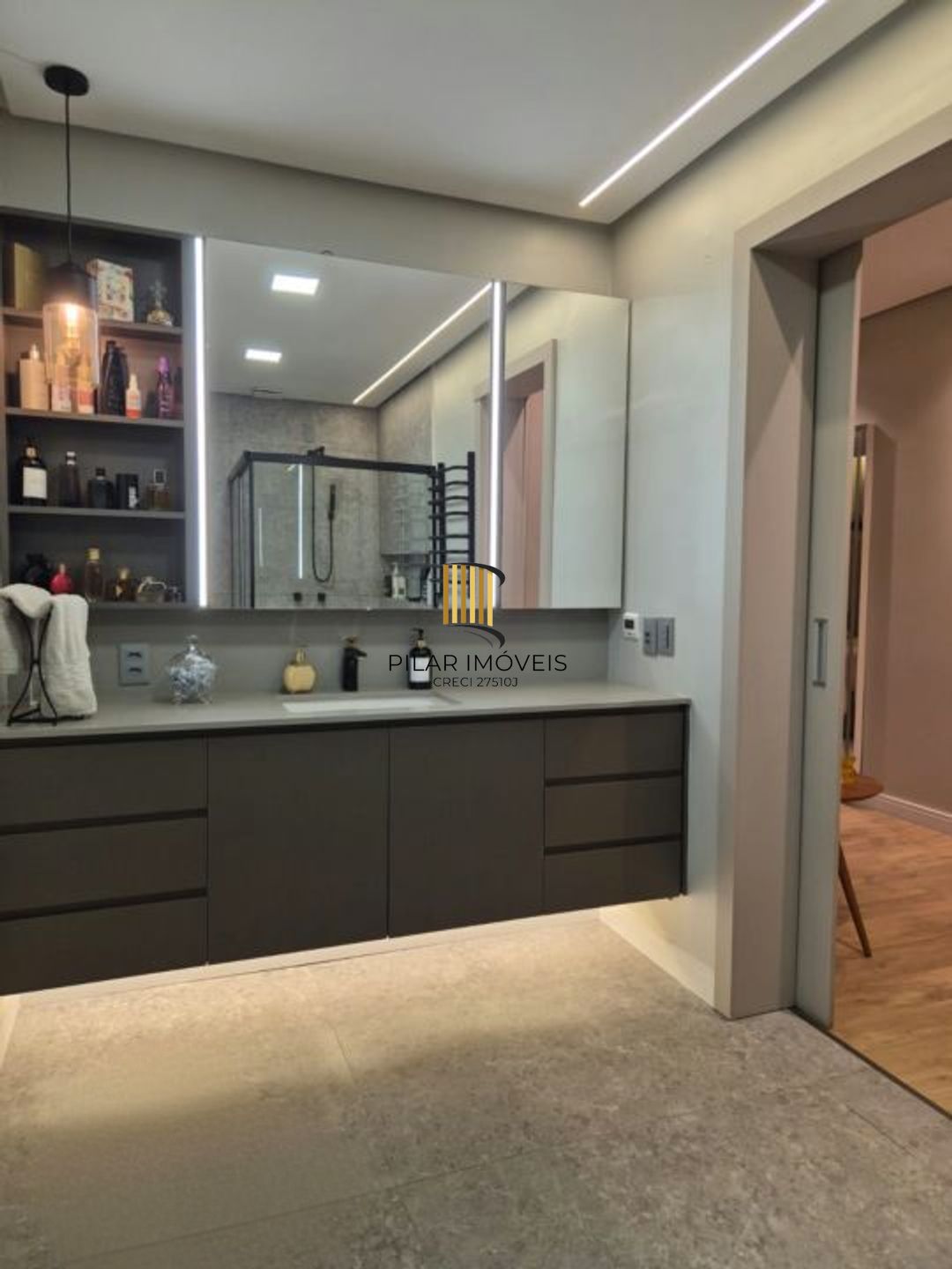 Casa de 3 dormitórios e 2 vagas de garagem coberta Canoas.