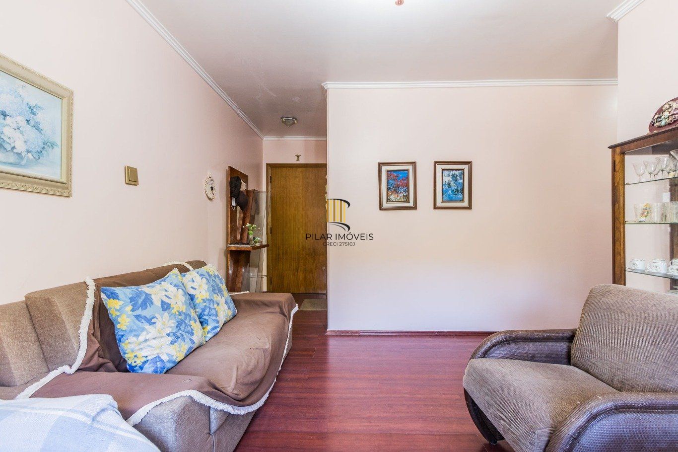 Apartamento 2 quartos, 1º andar, sol da manhã, vaga coberta