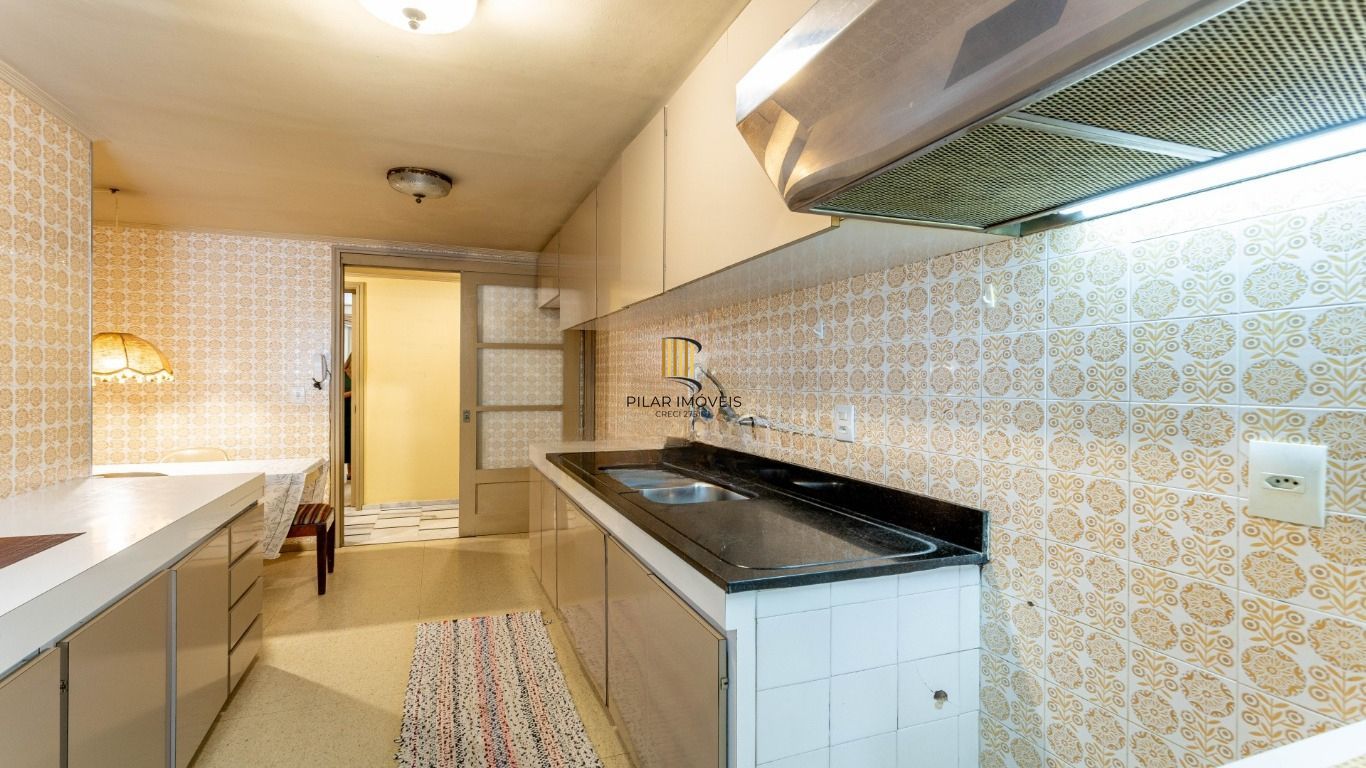 Apartamento mobiliado 3 dormitórios no bairro Petrópolis