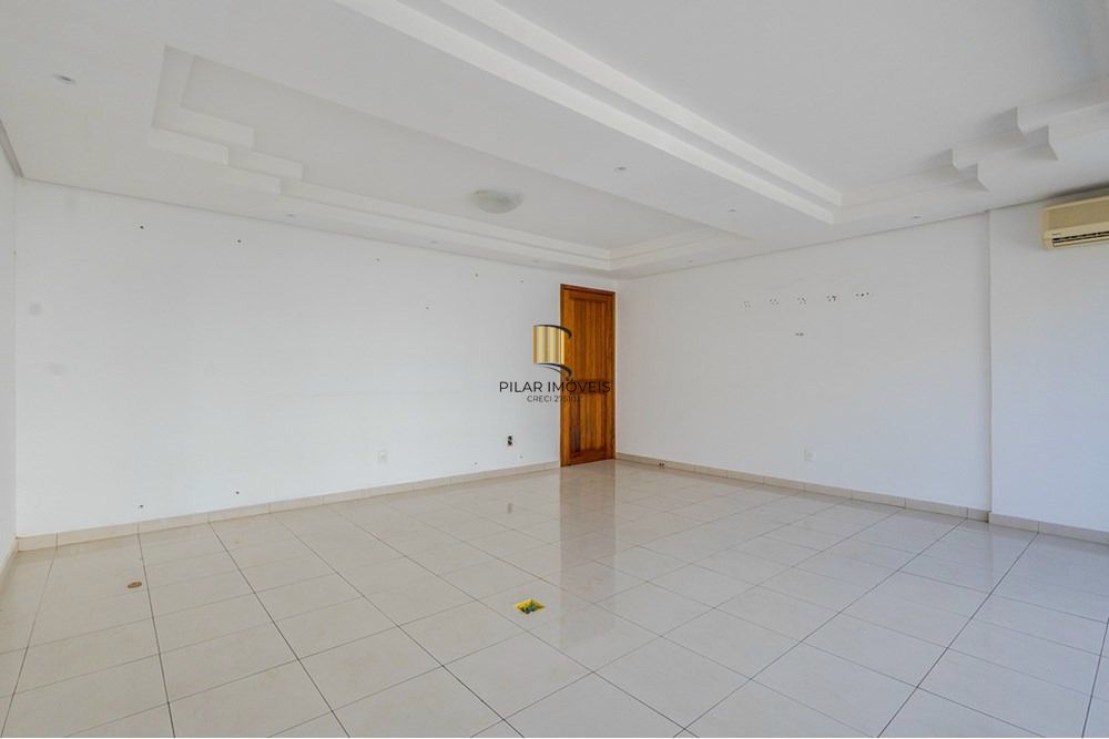 Casa com 4 quartos, 7 vagas e pátio no Bairro Higienópolis