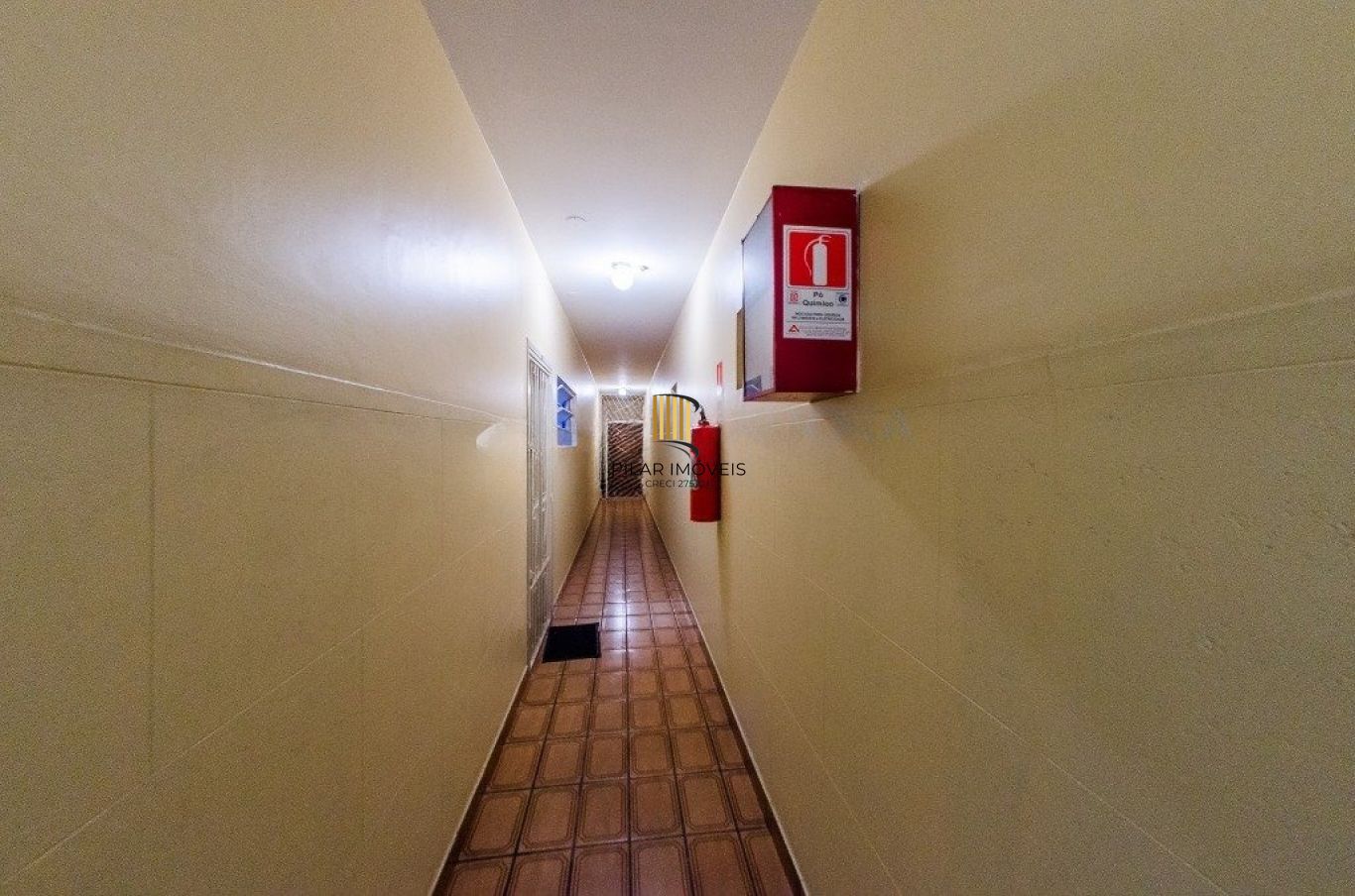 Apartamento térreo com pátio à venda no Bom Fim – 2 dormitórios e dependência