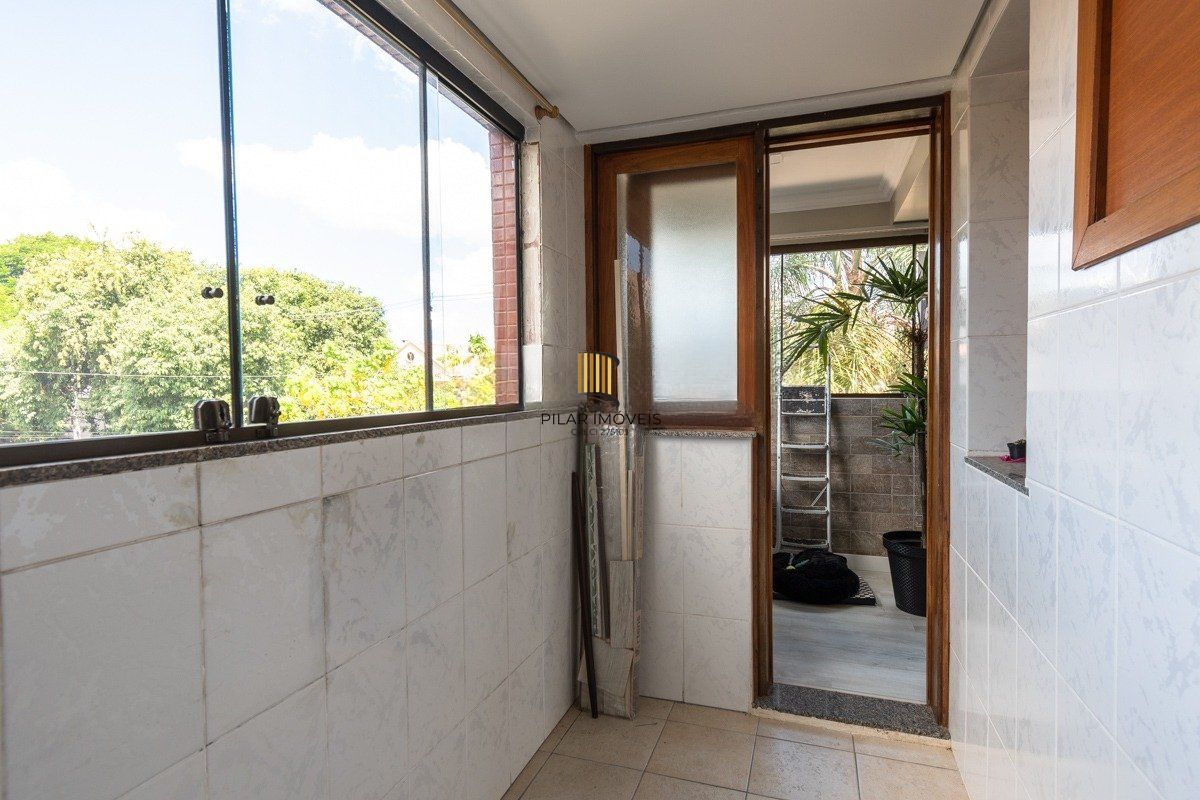 Apartamento de 3 quartos, elevador, churrasqueira, 2 vagas  no bairro Lindóia