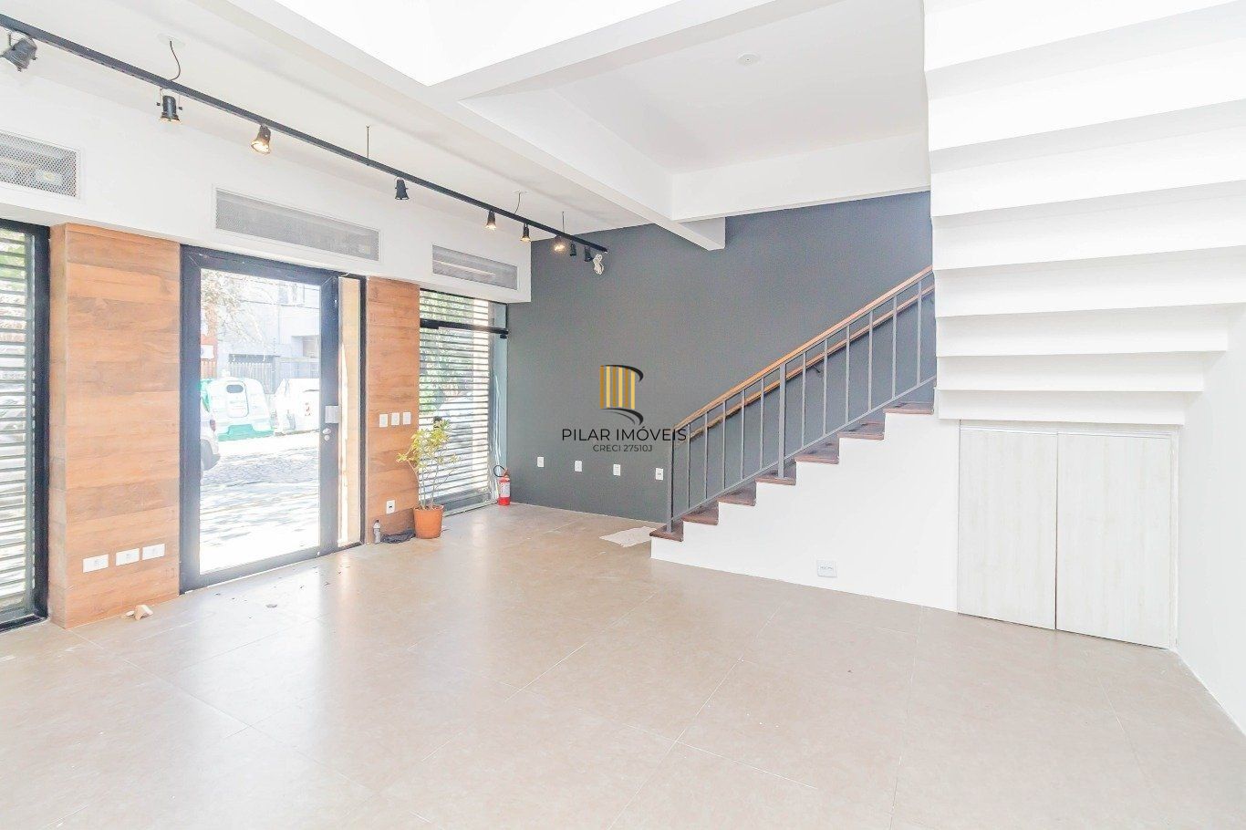 Prédio Comercial á venda com 2 salas e terraço no bairro Menino Deus - Pilar Imóveis