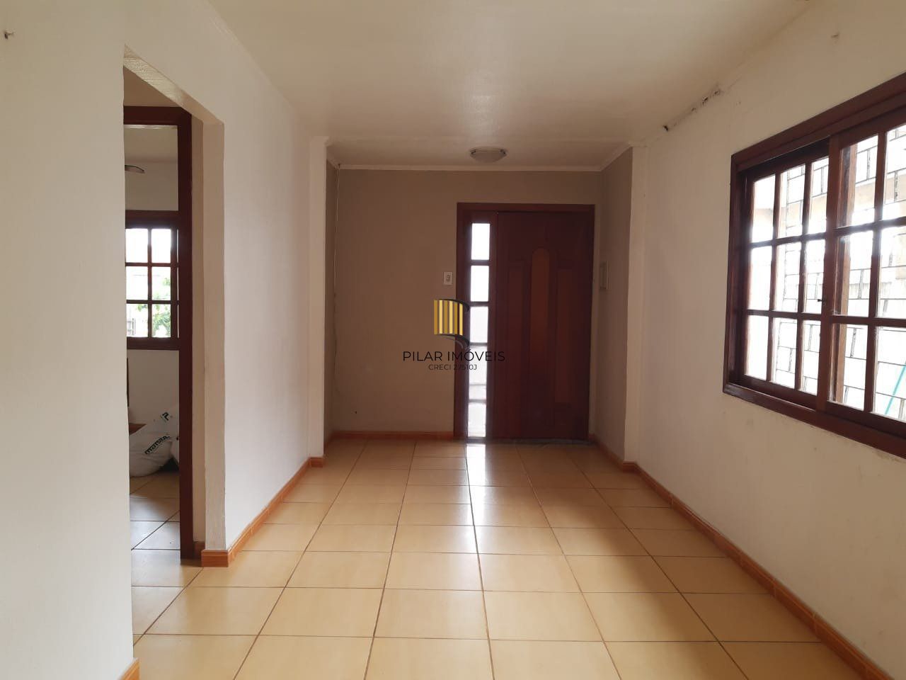 Casa de 2 Quartos e 2  vagas de garagem no Parque Granja em Cachoeirinha.