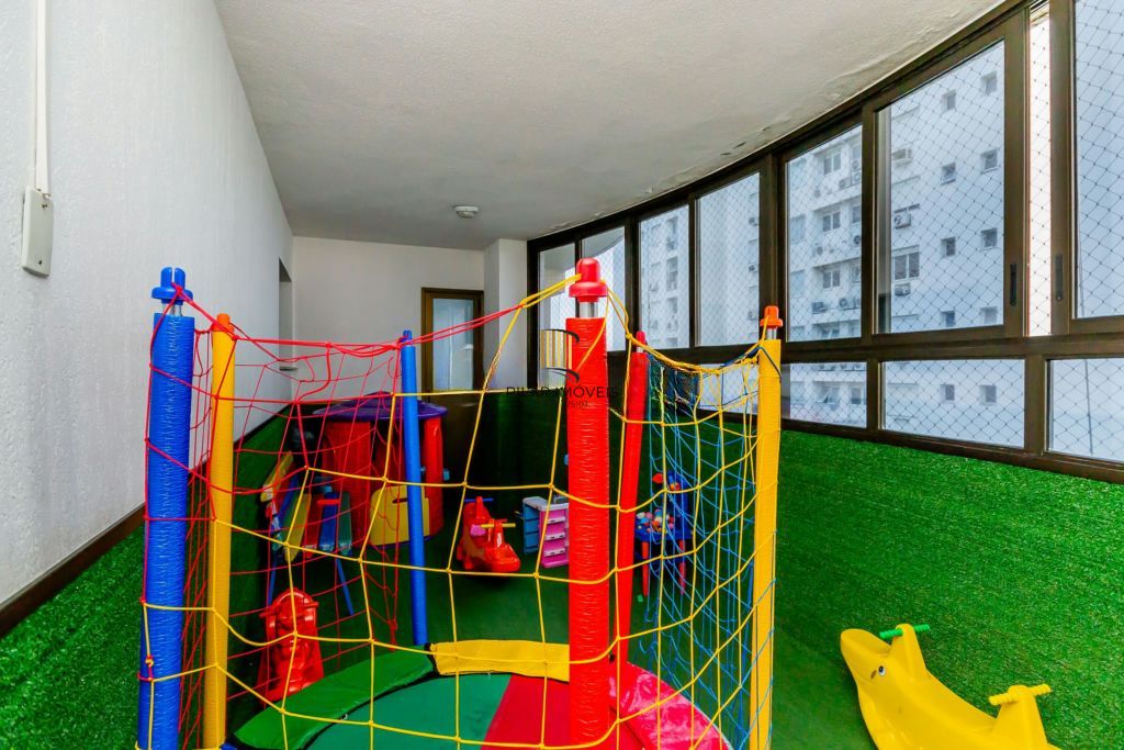 Apartamento com 3 quartos 2 vagas e elevador e gás central no Bairro Santana