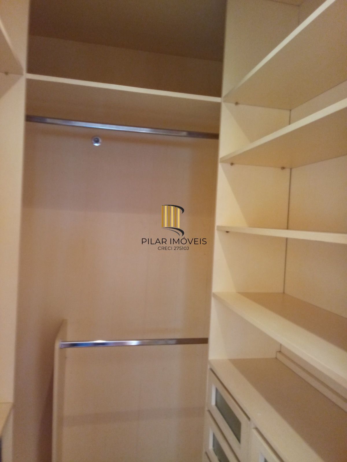 Apartamento com 2 quartos com closet à venda 1 vaga de garagem Elevador Sarandi