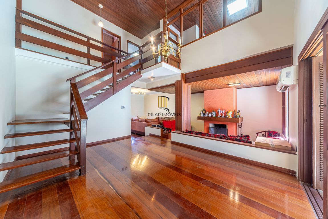 Casa com 4 quartos, piscina, vaga, churrasqueira e Sacada no bairro Jardim Itu