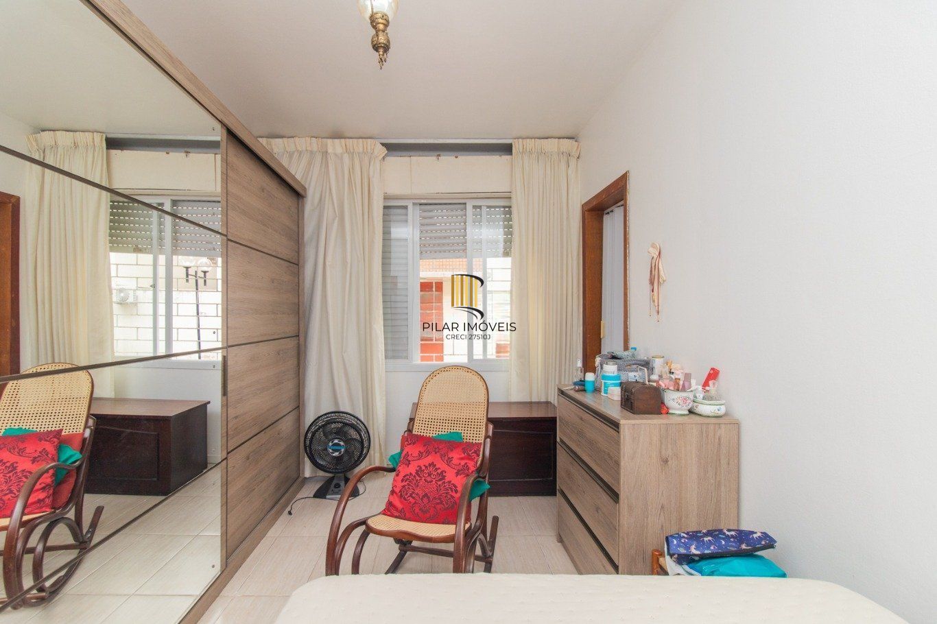 Apartamento 2 Quartos com Suíte e Pátio no Menino Deus