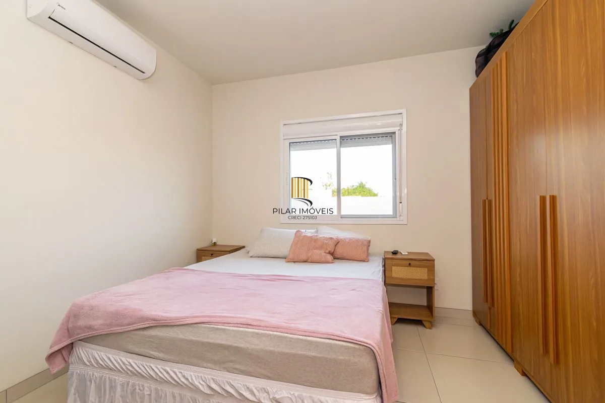 Casa 2 Dormitórios no Villaggio Blu, Pátio, 2 Vagas, Semi-Nova em Cachoeirinha