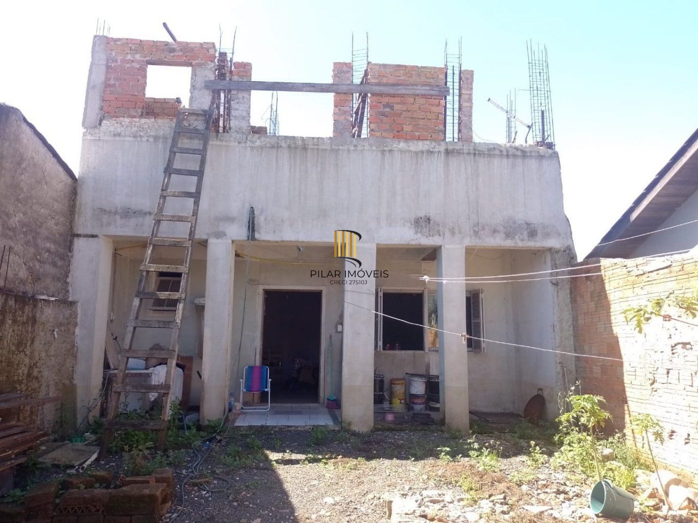 Casa 1 dormitório com 1 vaga de garagem no bairro Mato Grande em Canoas.