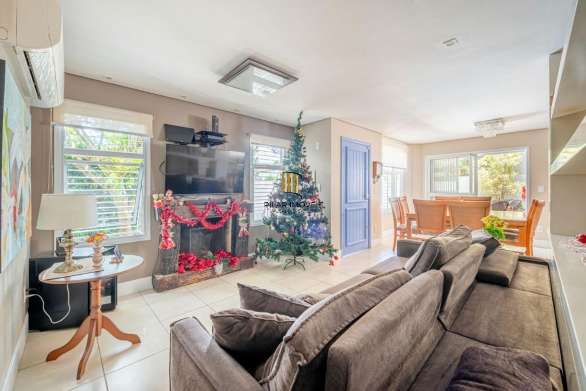 Casa 3 Dormitórios com Suíte e Piscina no Teresópolis