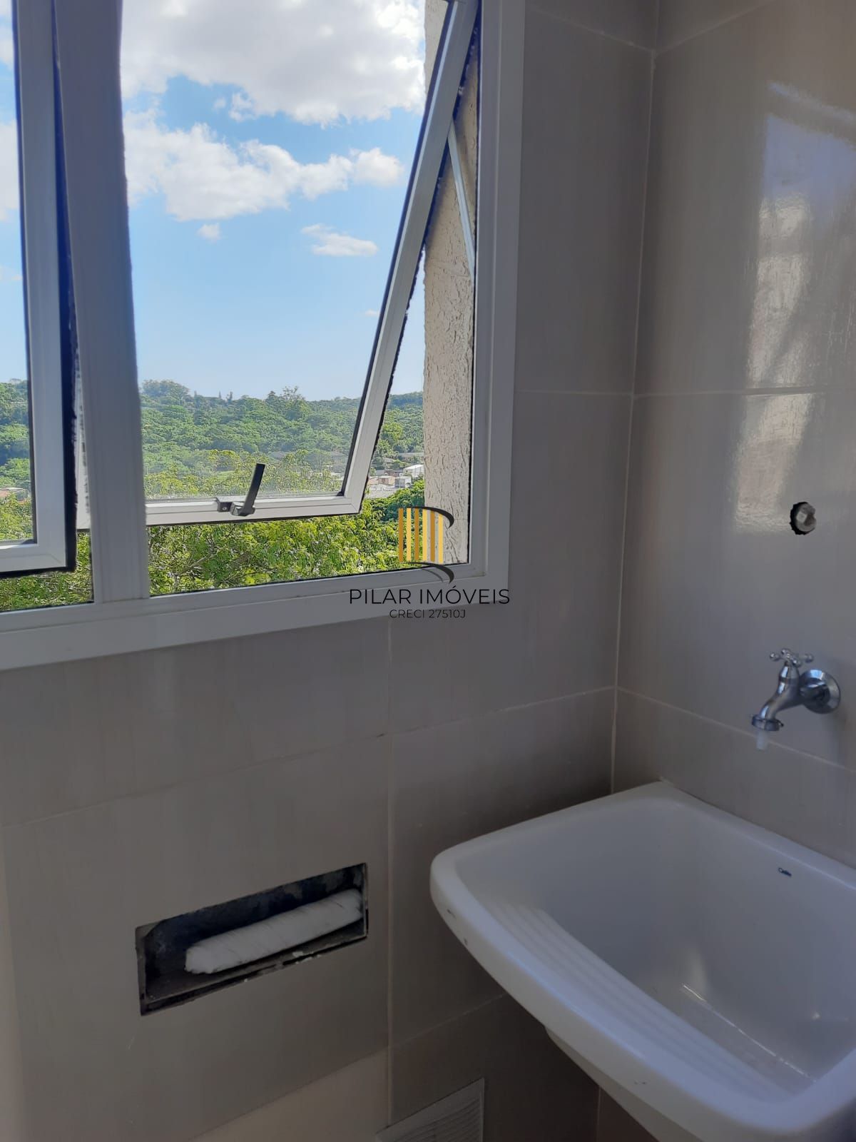 Apartamento a venda com 42 no Bairro cavalhada