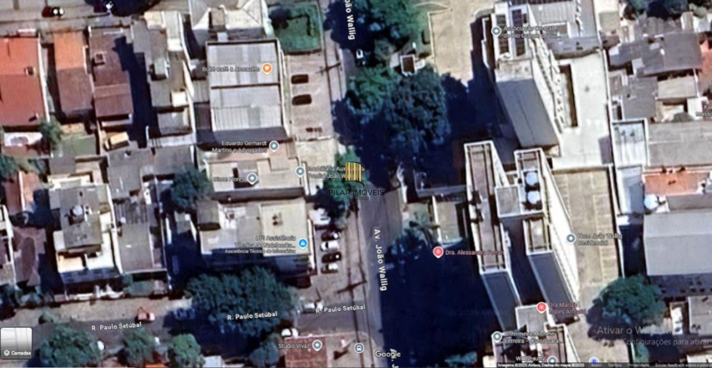 Terreno com Galpão de 198m² Próximo à Av. Assis Brasil